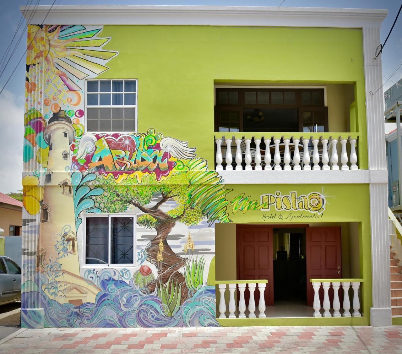 Pista Q Hostel And Apartments Oranjestad Exterior foto